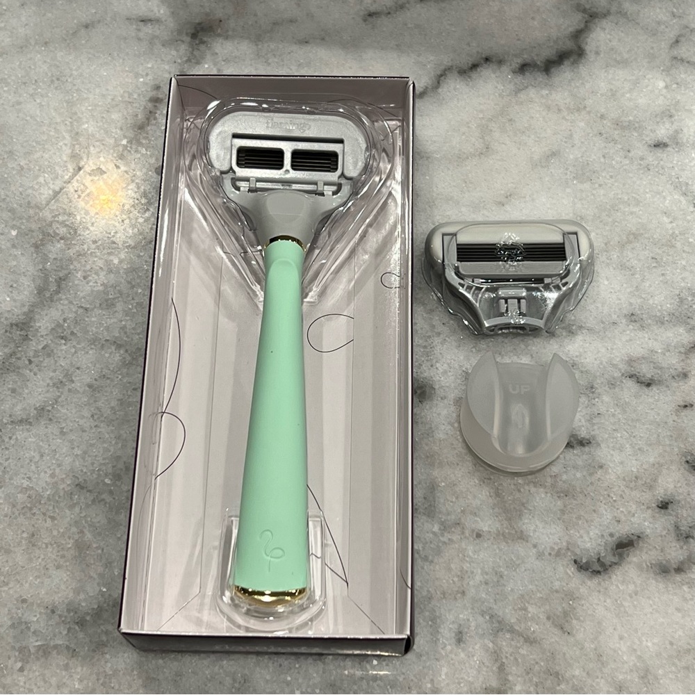 Flamingo * Travel Shave Kit * NWT * Razor*Holder*Shave Cream*Moisturizing Lotion - Picture 5 of 14